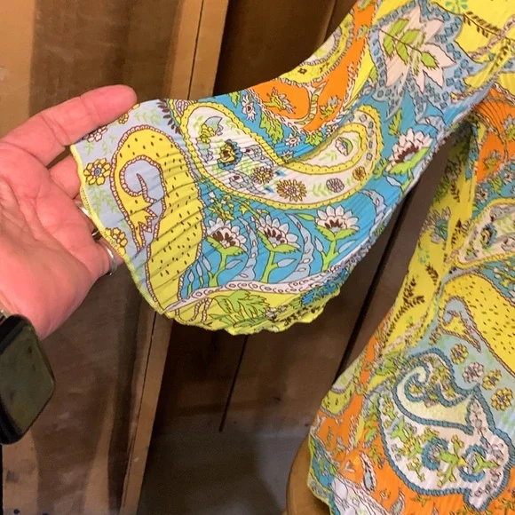 Essentials by Milano Blouse - Picture 4 of 9